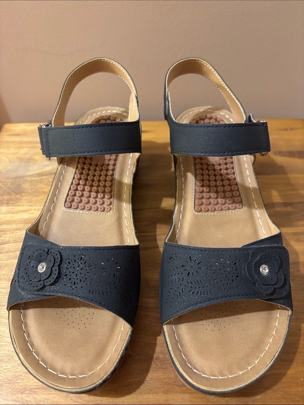 Women’s Black Floral Comfort Strap Sandals
